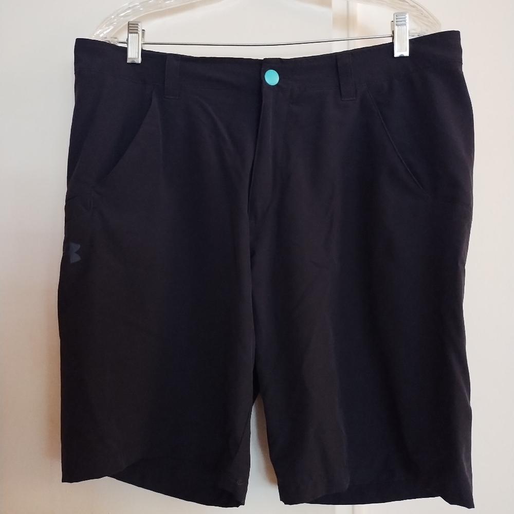 Men's Black Under Armour Shorts - Size L